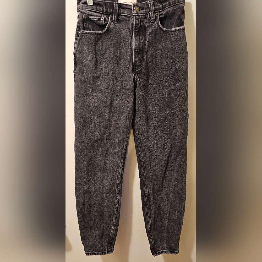 Abercrombie & Fitch High Rise The 80s Mom Jean Black Size 25/0 Regular